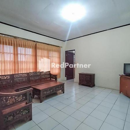 Pertiwi Village Redpartner Paragajen Bagian luar foto